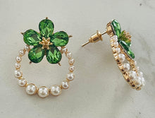 Load image into Gallery viewer, Daisy Earrings
