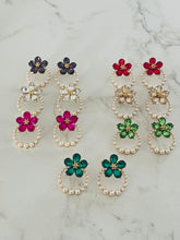 Load image into Gallery viewer, Daisy Earrings
