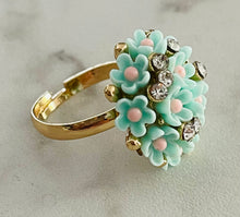 Load image into Gallery viewer, Daisy Ring
