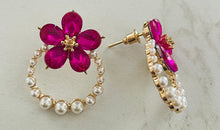 Load image into Gallery viewer, Daisy Earrings
